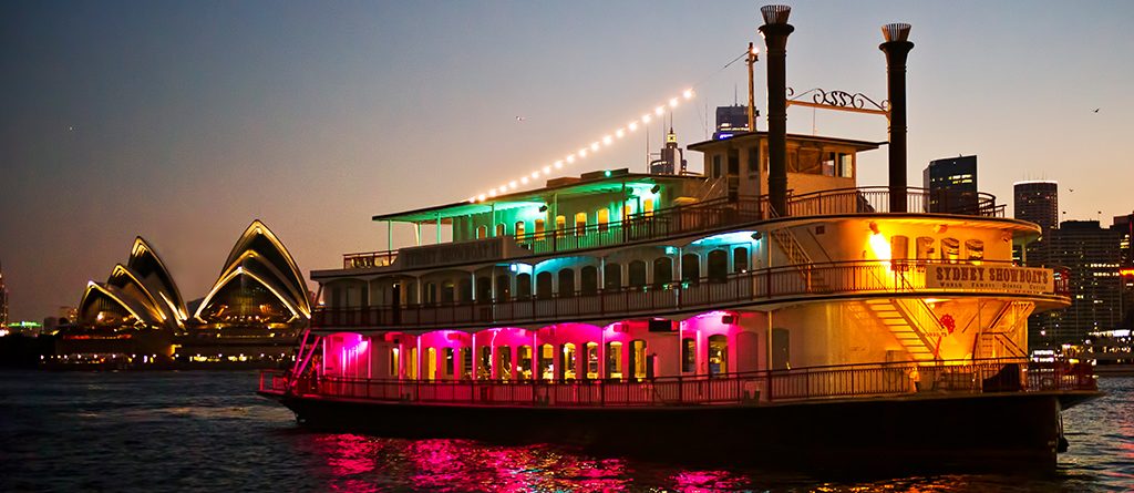 The wonder dinner cruise of Sydney Harbour