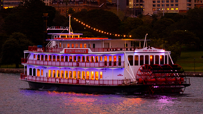 Plan your Christmas Party onboard Sydney Showboats